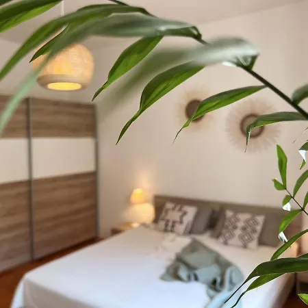 Cozy Bohemian 2 Mins From The Beach Apartman